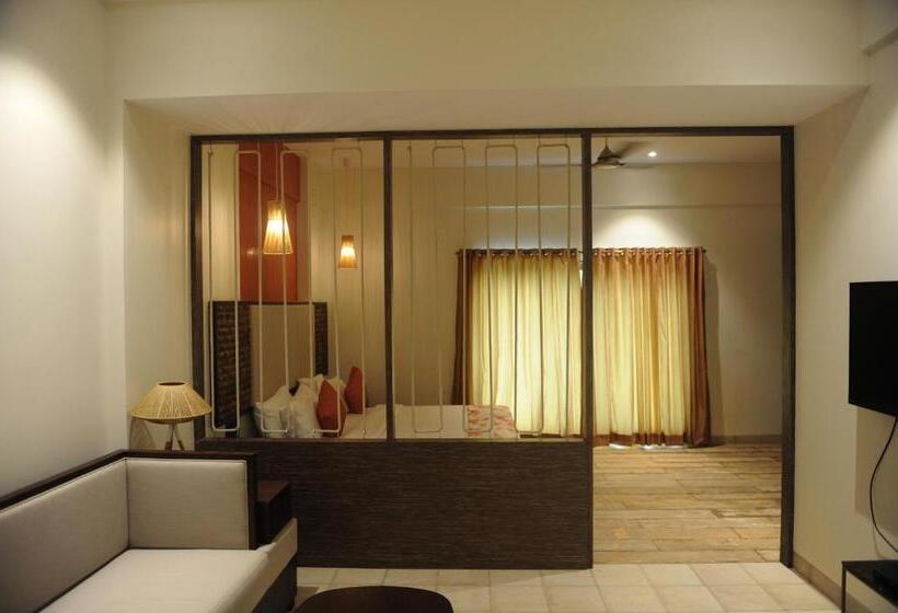 سوییت, The Summer House, Pachmarhi   Am Hotel Kollection