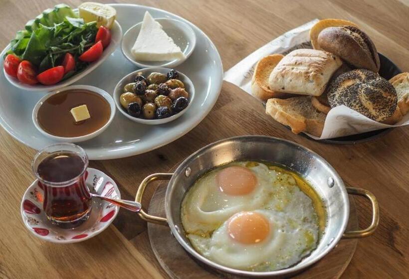 Номер Deluxe с Балконом, Bono Hotel Old Town