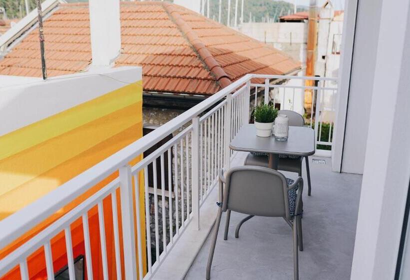 Номер Стандарт с Балконом, Bono Hotel Old Town