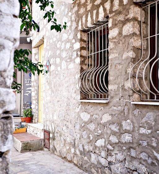 Люкс Дюплекс, Bono Hotel Old Town