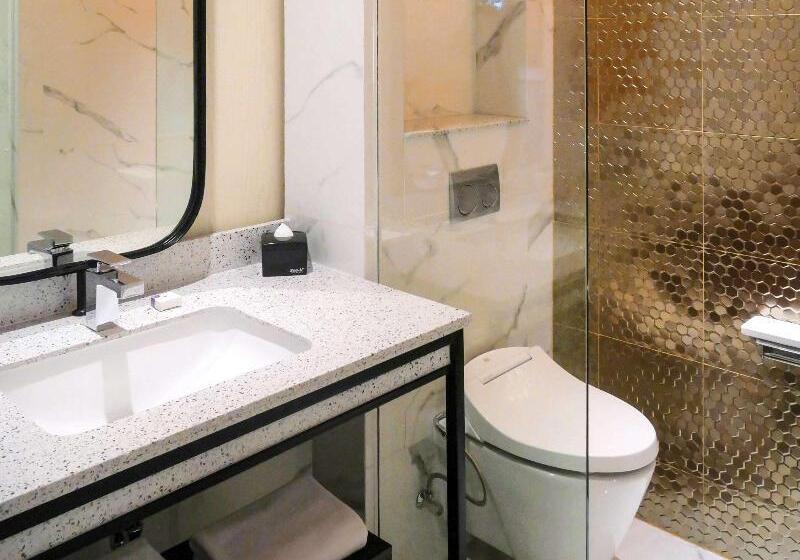 اتاق لوکس با چشم‌انداز شهر, Movenpick Surabaya City