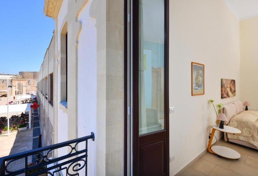 اتاق استاندارد با تخت بزرگ, Balcone Su Otranto