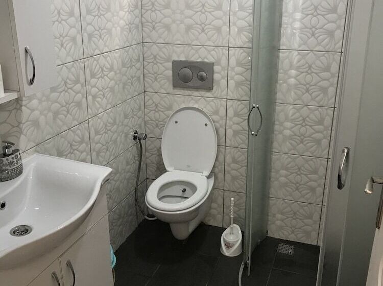 Кровать в Общей Комнате, Amintas Hostel & Motel
