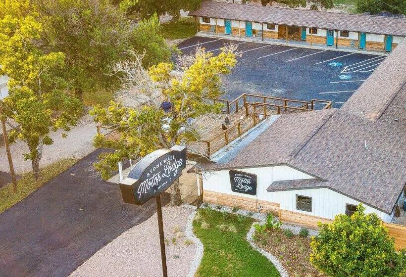 Номер Deluxe, Stonewall Motor Lodge