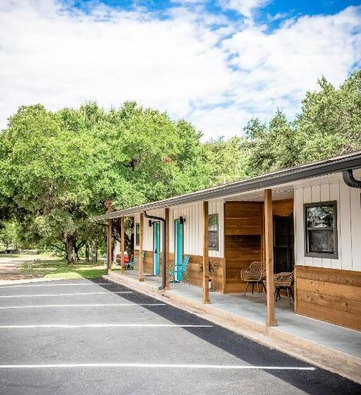 带大床的标准间, Stonewall Motor Lodge