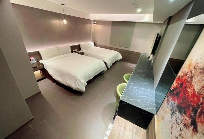 اتاق استاندارد چهار تخته, Ouge Motel   Fengshan
