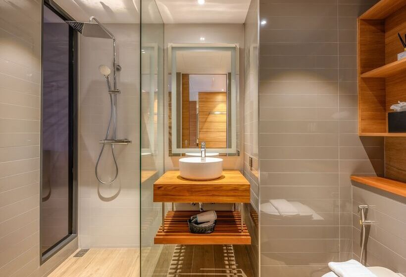 Люкс Вид на Бассейн, Stay Wellbeing & Lifestyle Resort