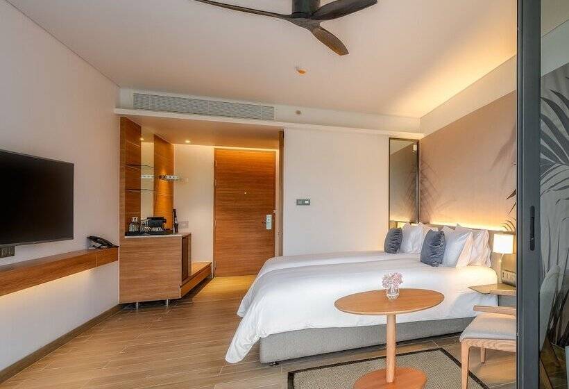 Полулюкс, Stay Wellbeing & Lifestyle Resort