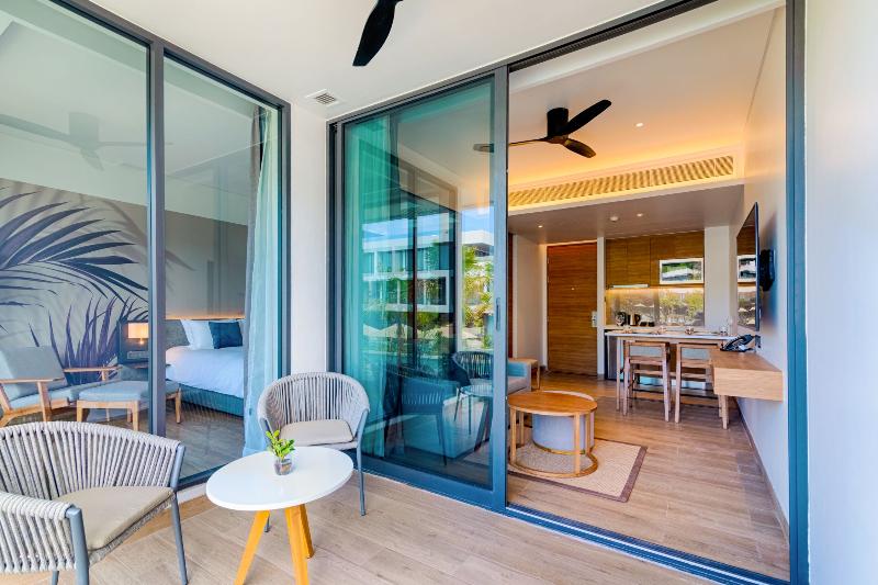 Люкс Вид на Бассейн, Stay Wellbeing & Lifestyle Resort