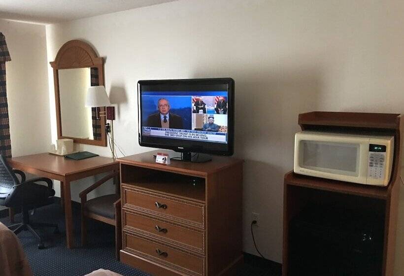 Номер Стандарт 2 Двуспальные Кровати, Quality Inn I94 Near Wings Stadium