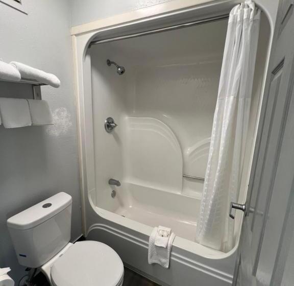 4인용 스탠다드 룸, Quality Inn