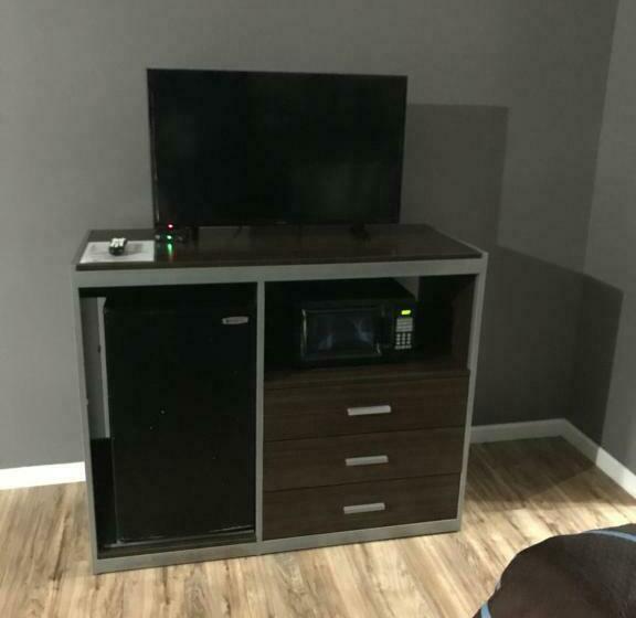 Стандартный Номер Кровать Кинг, Super 8 By Wyndham Slidell