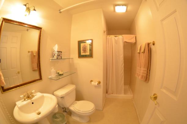Дом 3 Спальни, Colony Inn