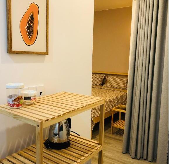 استودیو استاندارد با بالکن, Stay Hostel   300m From The Ferry