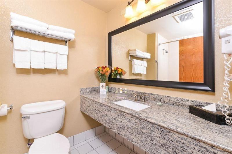 سوئیت با تخت بزرگ, Country Inn & Suites By Radisson, Watertown, Sd