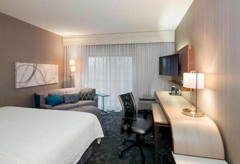 Номер Стандарт с Балконом, Courtyard By Marriott Scranton Montage Mountain