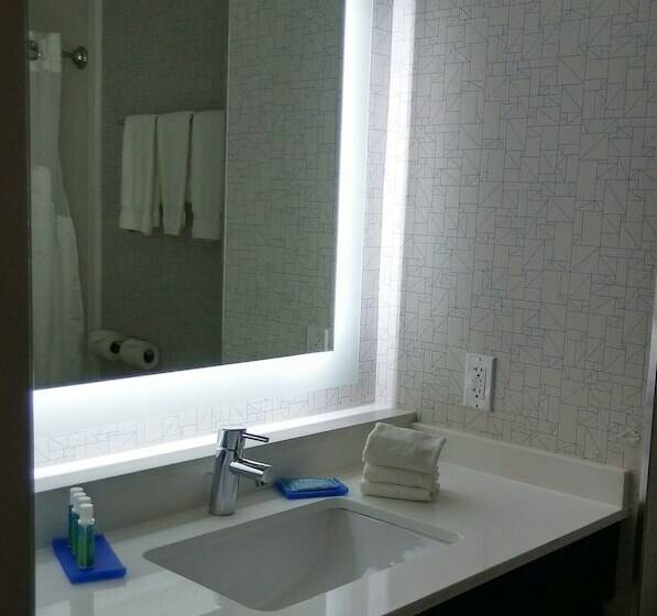 Номер Стандарт, Holiday Inn Express And Suites Chicago West   St Charles, An Ihg