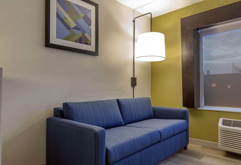 Люкс, Holiday Inn Express And Suites Chicago West   St Charles, An Ihg