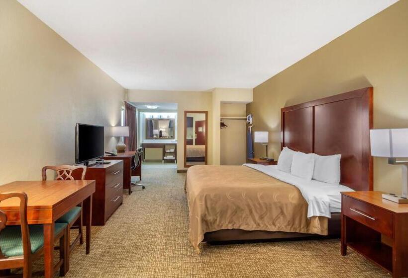 장애인을 위한 킹사이즈 침대 스탠다드 룸, Quality Inn & Suites Olde Town
