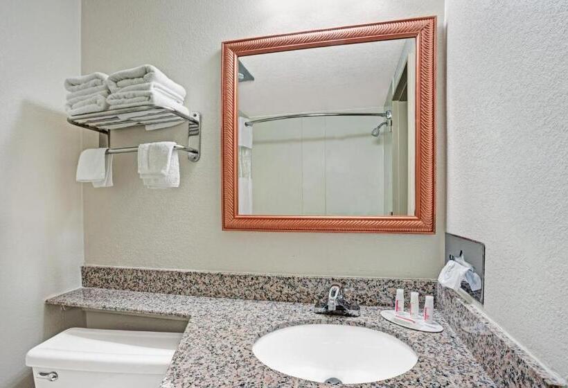 Номер Стандарт, Travelodge By Wyndham Iowa City