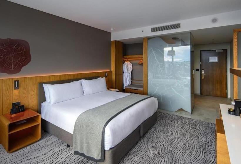 带大床的俱乐部房间, Crowne Plaza Hobart, An Ihg