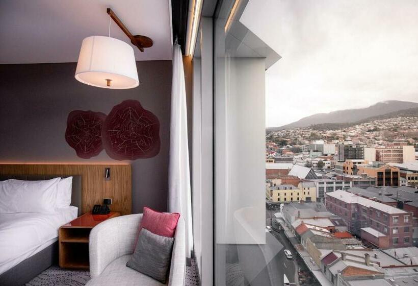 带2个双人床的标准工作室, Crowne Plaza Hobart, An Ihg