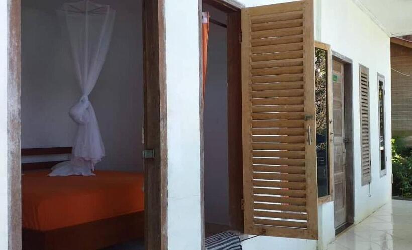 Номер Стандарт с Балконом, Olala Café & Bungalows