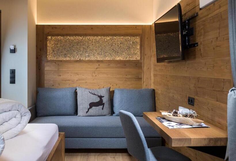 Трехместный Номер Стандарт с Балконом, Apartments Riega