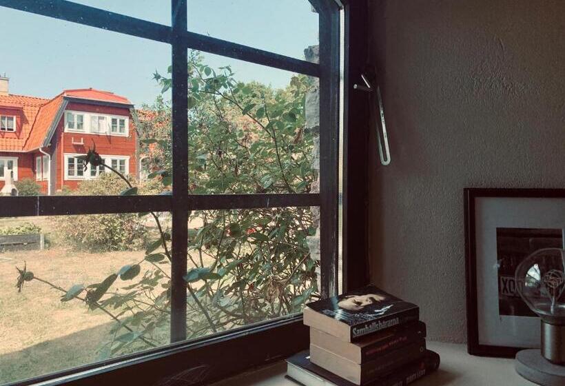 غرفة قياسية, Eksgården