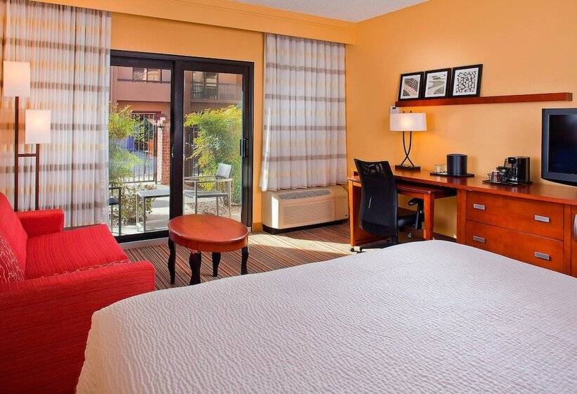 스탠다드 룸 더블 침대, Courtyard By Marriott Orlando Airport