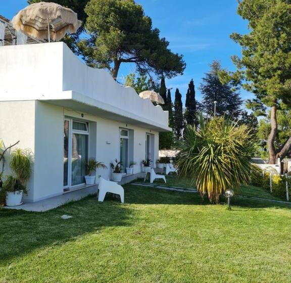 سوییت جونیور با چشم‌انداز دریا, Villa Tropical