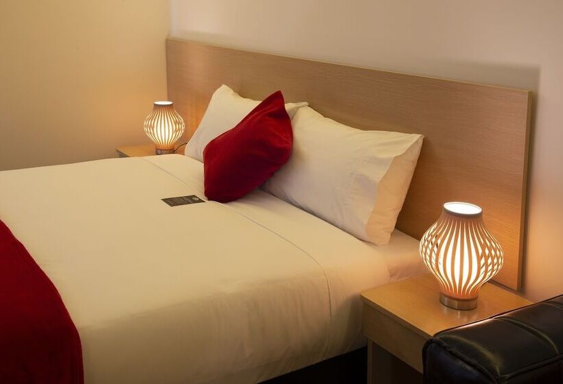 Номер Deluxe, V Motel
