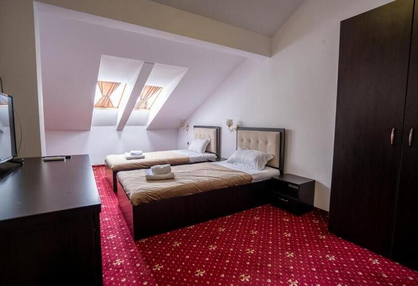 Quarto Triplo Superior, N Residence