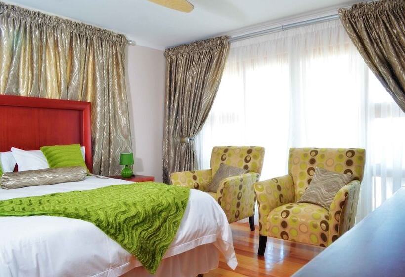 オーシャンビューデラックスルームバルコニー付き, Empoza Seaview Guesthouse