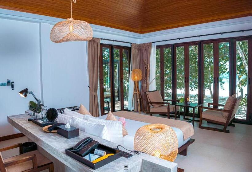 اتاق لوکس با چشم‌انداز دریا, Victoria Cliff Resort Nyaung Oo Phee Island