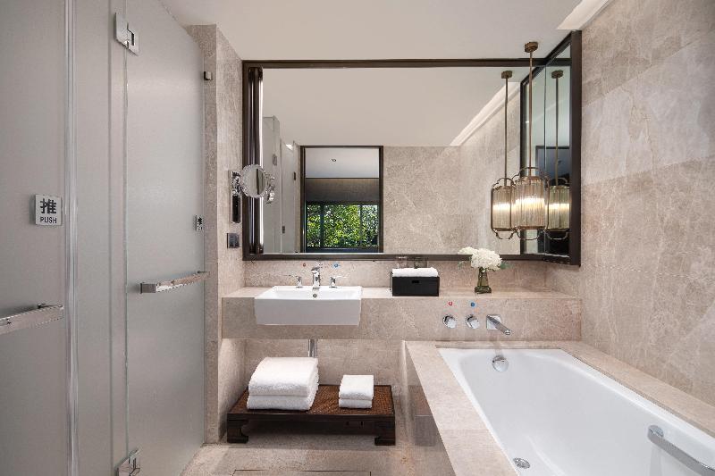 Люкс, Hualuxe Xi An Tanghua, An Ihg