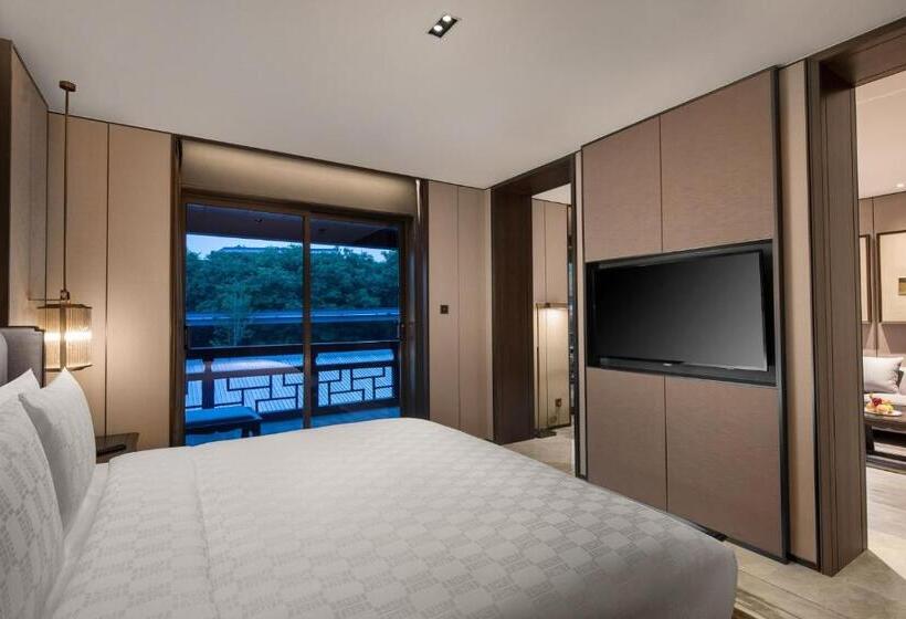 Люкс с Балконом, Hualuxe Xi An Tanghua, An Ihg