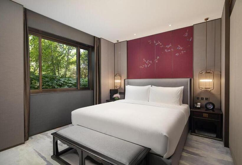 Номер Стандарт, Hualuxe Xi An Tanghua, An Ihg