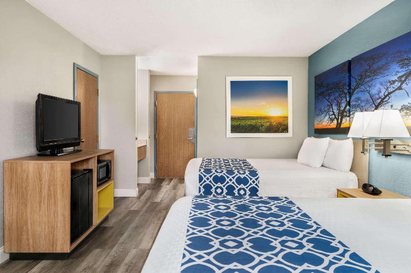 Номер Стандарт, Days Inn By Wyndham Canastota Verona