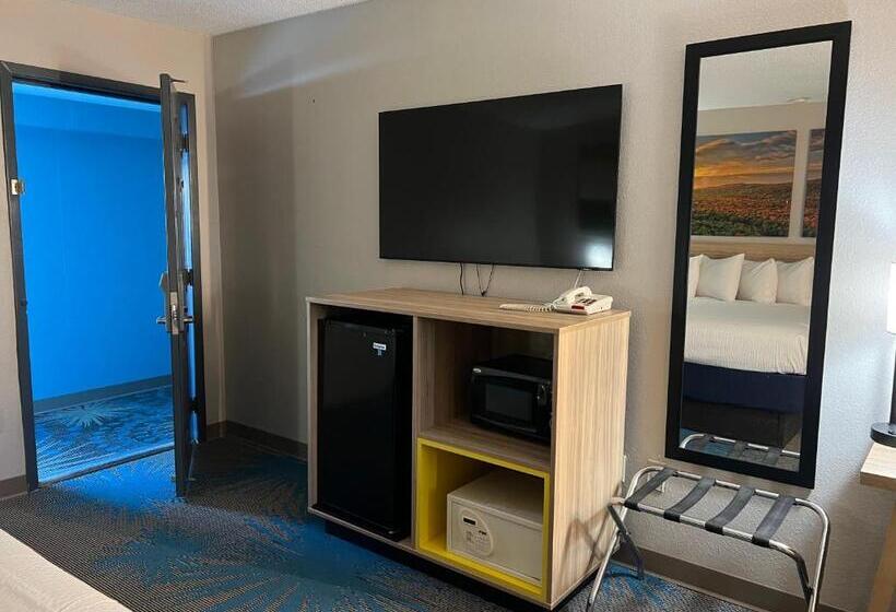 Номер Стандарт, Days Inn By Wyndham Jamestown