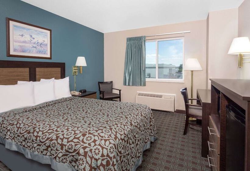 Quarto Classe Business, Days Inn By Wyndham Neenah