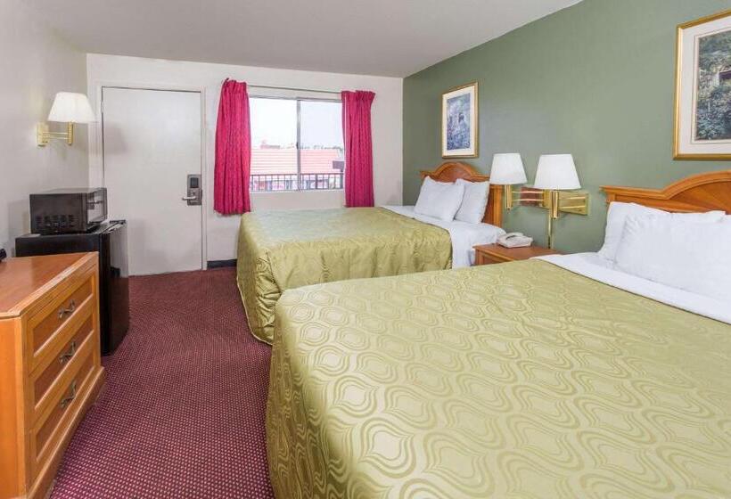 Номер Стандарт, Days Inn By Wyndham In San Bernardino