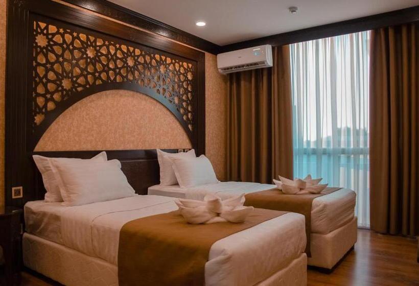 Номер Стандарт с Балконом, Orient Star Varahsha