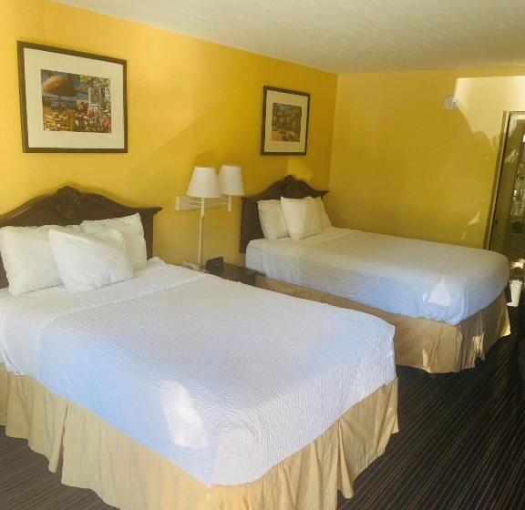 ２ダブルベッドのスタンダードルーム, Days Inn By Wyndham Mt Pleasantcharlestonpatriots Point