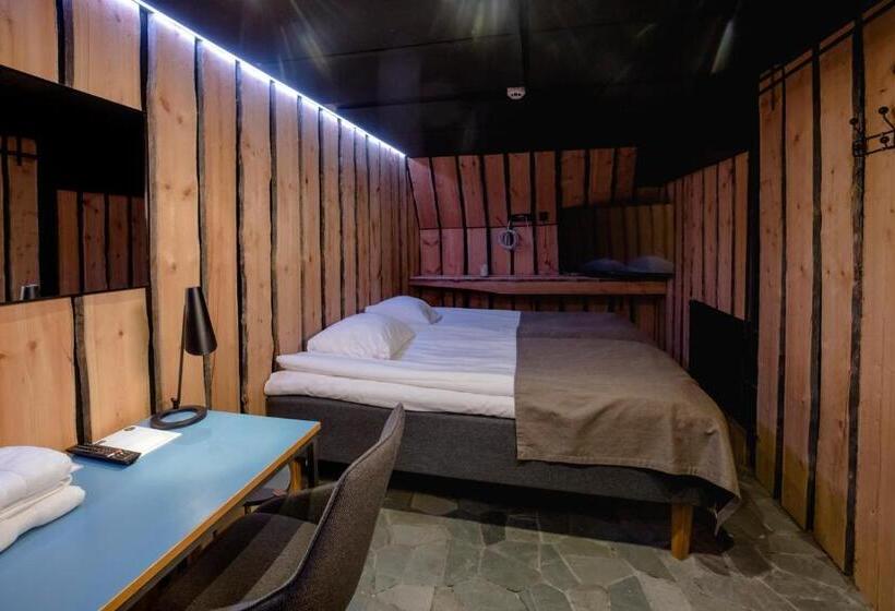 Трехместный Номер Стандарт Совместная Ванная, Hostel Toivola