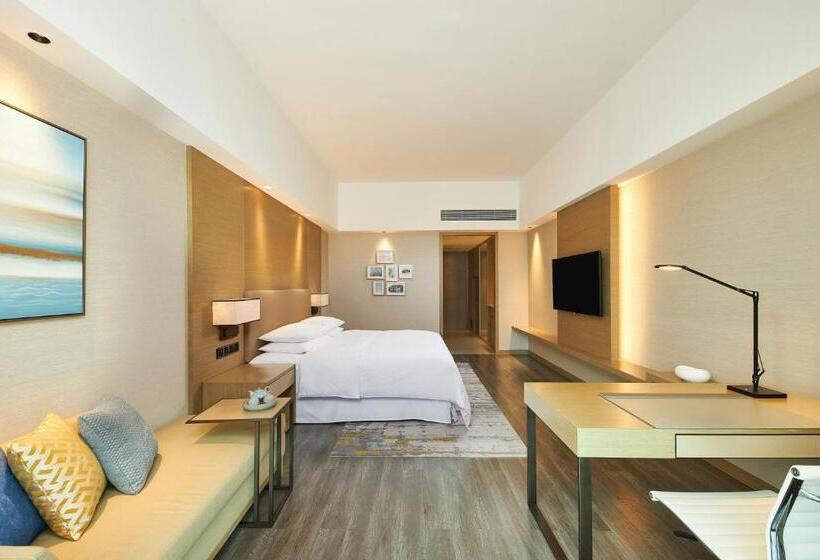 이그제큐티브 룸 킹사이즈 침대, Four Points By Sheraton Jiaxing