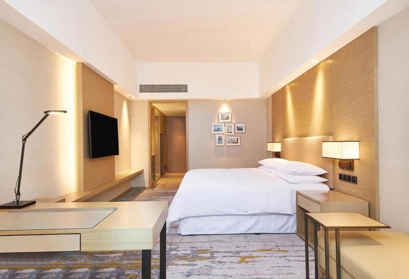 Номер Deluxe Кровать Кинг Вид на Город, Four Points By Sheraton Jiaxing