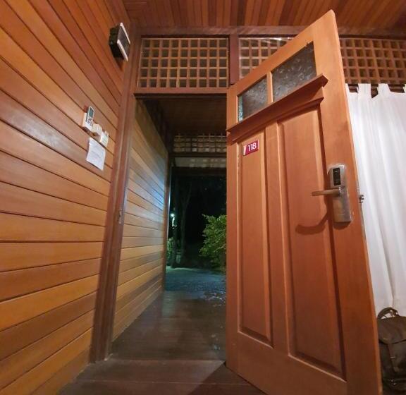 Стандартный Номер Кровать Кинг, Besar Bulan Baru   Senggigi