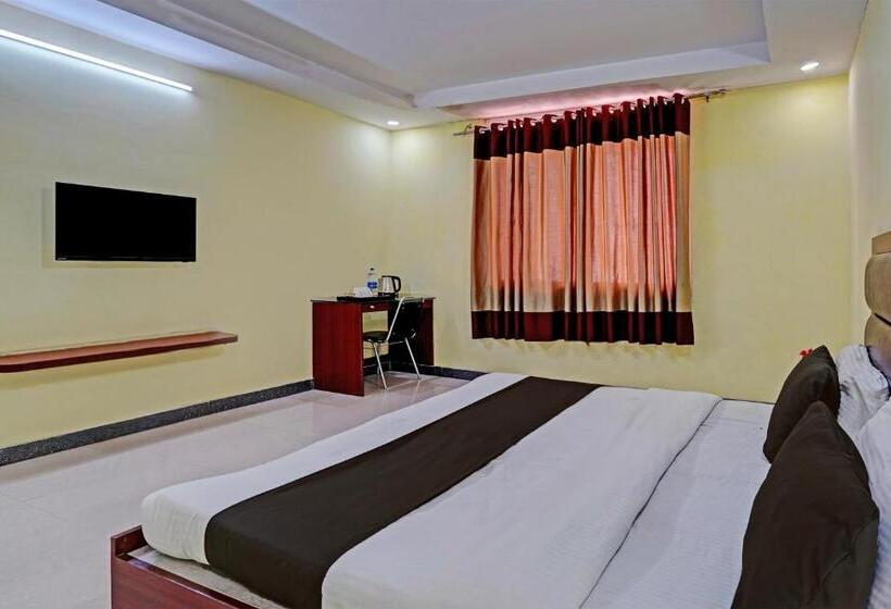 Quarto Triplo Clássico, Ananya Royals By Oyo Rooms