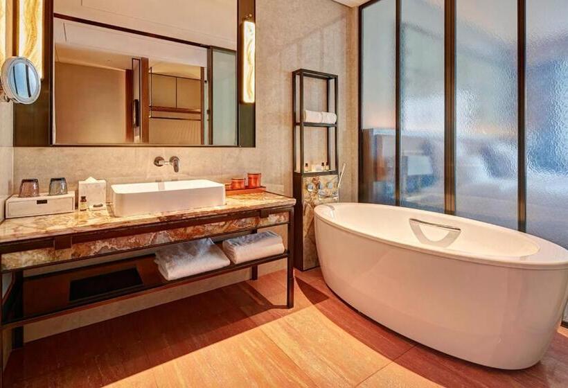 اتاق دلوکس با تخت کینگ و چشم‌انداز شهر, Pullman Huizhou Kaisa